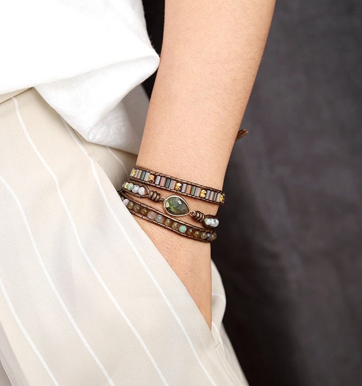 Antonia | Labradorite Teardrop Bronze Wrap